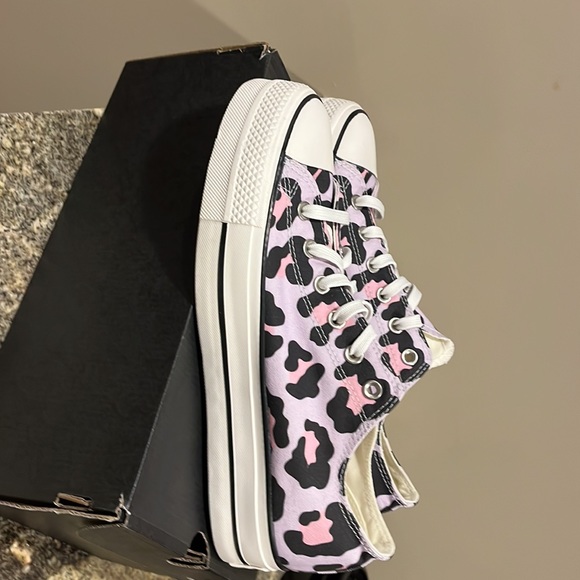 Converse WMNS Chuck Taylor All Star Lift Low 'Leopard' 568003C - Picture 4 of 6